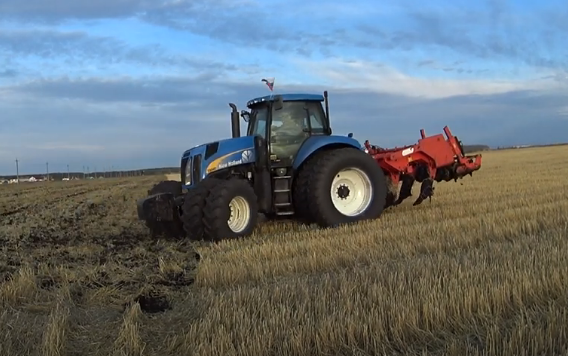 Трактор New Holland T8040